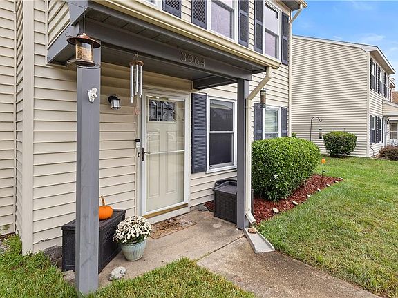 3rd image of 3964 Roebling Ln