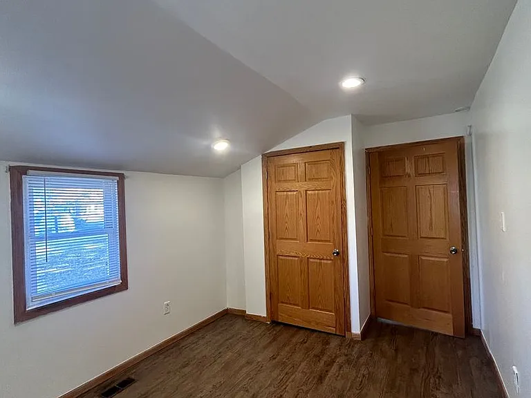 823 Harrison St — Photo 9