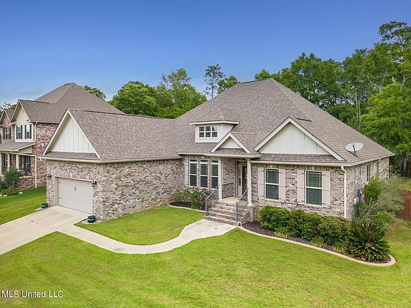 2nd image of 24866 Knollwood Dr