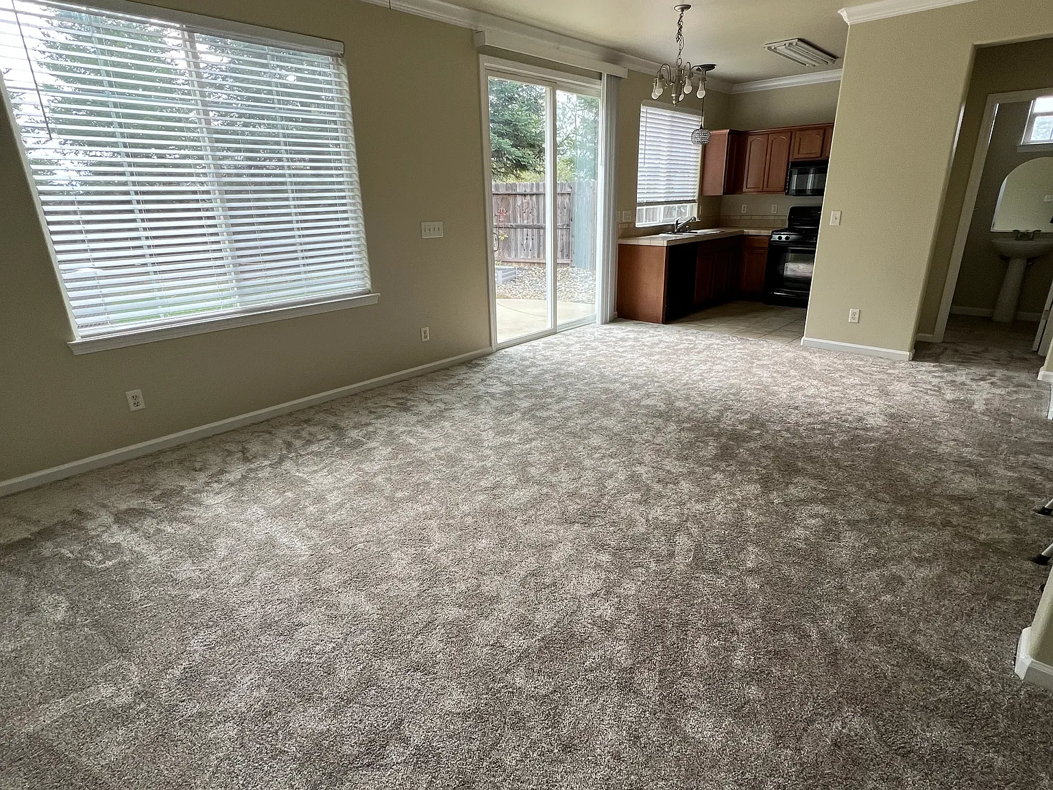 3 bed, 2.5 bath, 1349 sqft, $1,975 — Photo 1