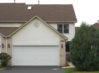 2017 Thornwood Cir, Saint Charles, IL 60174