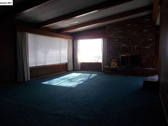4th image of 880 Paiute Ln