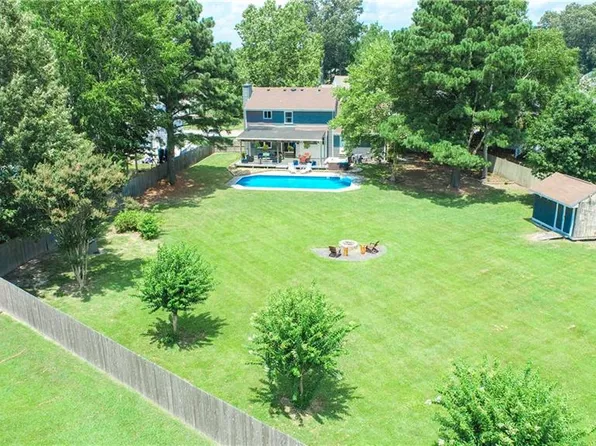 805 Saddleback Trail Rd, Chesapeake, VA 23322