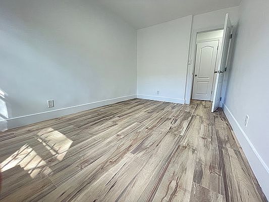 4th image of 1122 E 105th St Floor 1