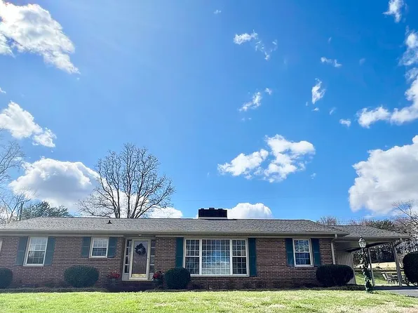157 Marion Ave, Mount Airy, NC 27030