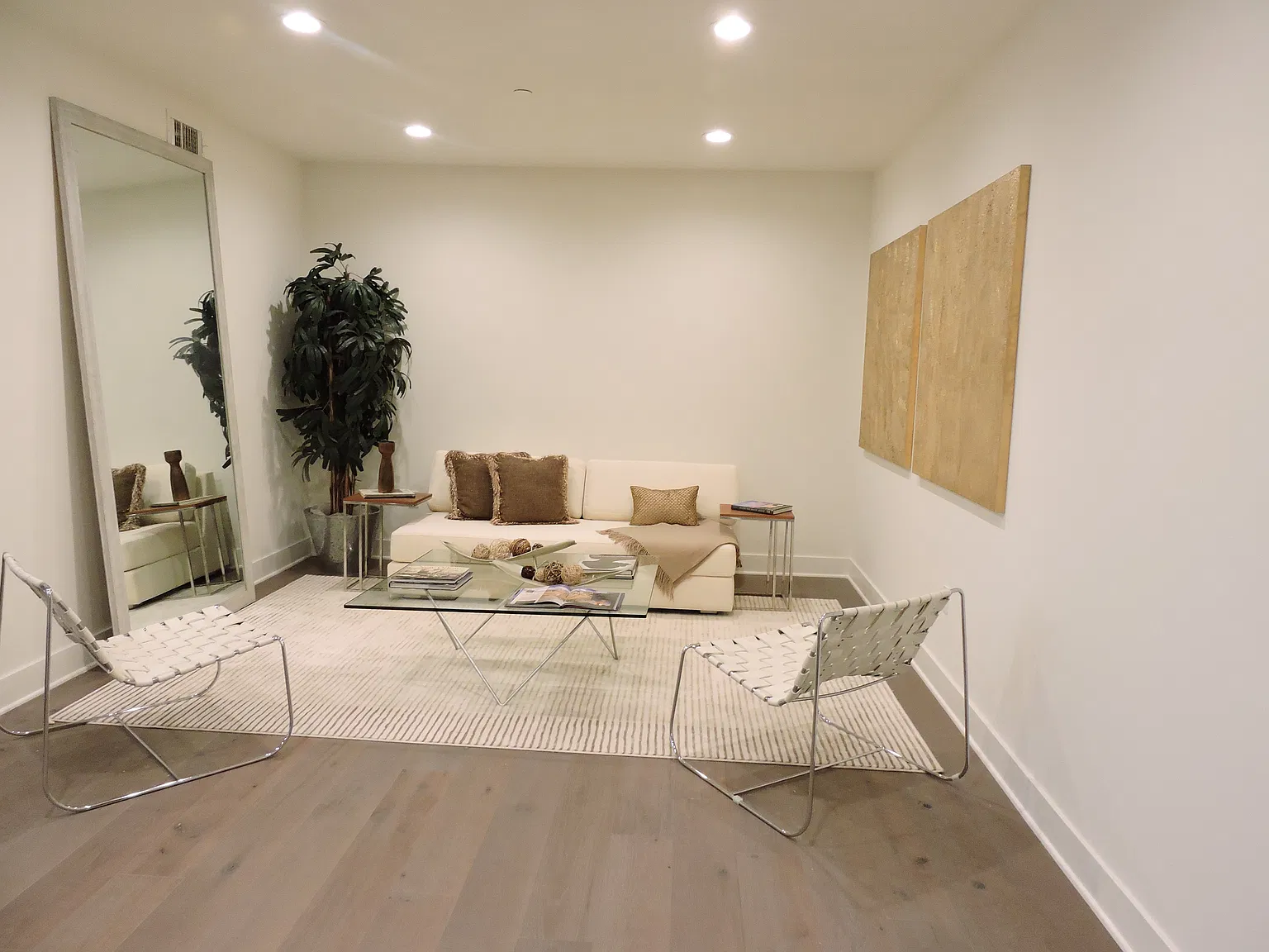 Premier Beverly Grove at Blackburn — Photo 4