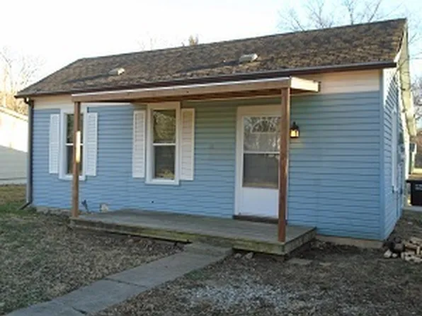 206 12th St, Ogden, KS 66517