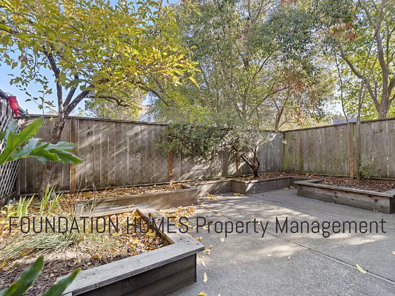 28 Mariner Green Dr — Photo 25