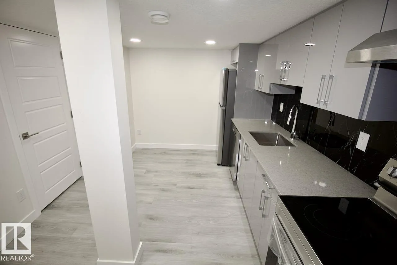 1 bed, 1.0 bath, 799 sqft, $999 — Photo 3