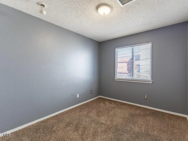 14269 Desert Fire Ct — Photo 17