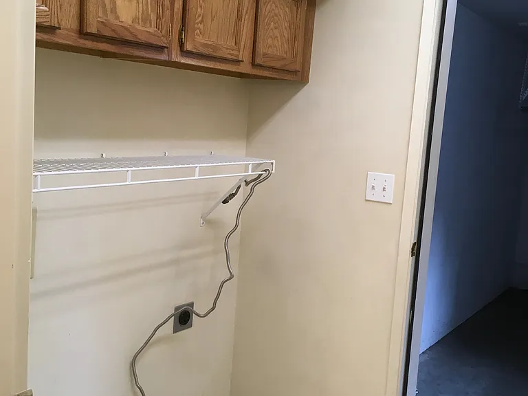 1989 NE Zachary Ct #2 — Photo 5