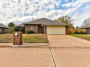 809 Blue Ridge Dr, Edmond, OK 73003