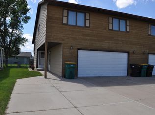 1922 San Diego Dr, Bismarck, ND 58504