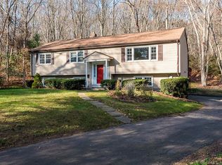 12 Green Valley Lakes Rd, East Lyme, CT 06333