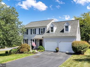 21 Round House Dr, Lititz, PA 17543