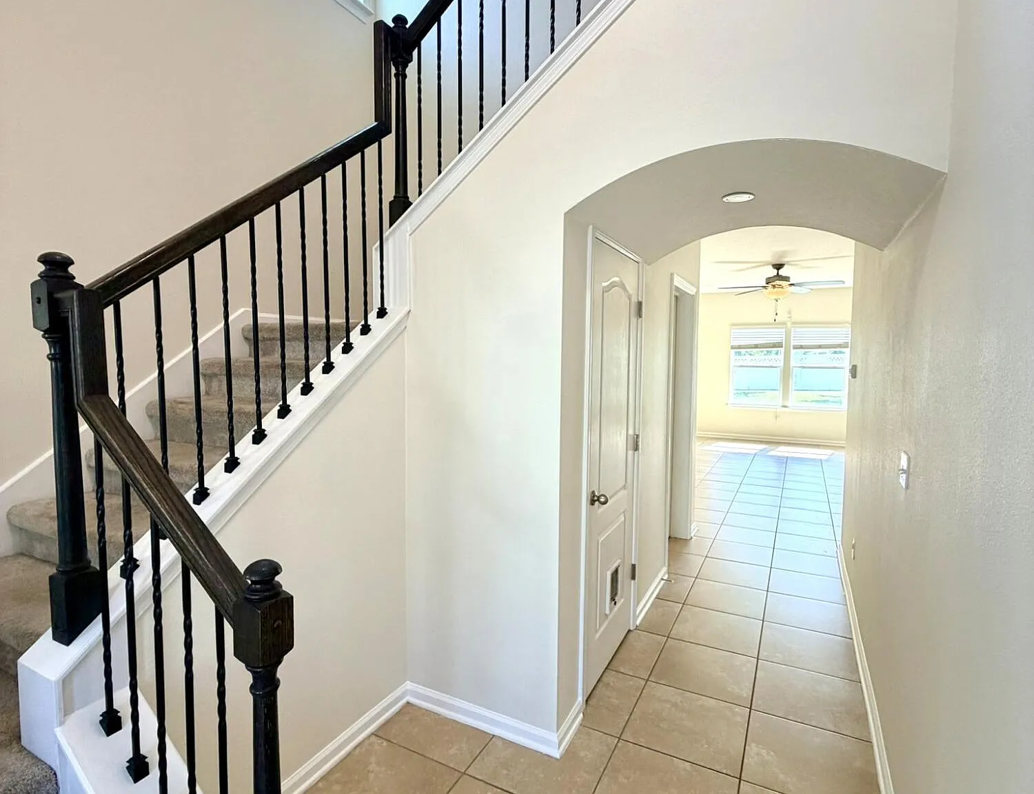 4 bed, 2.5 bath, 1999 sqft, $2,495 — Photo 3