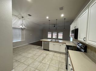 4035 Bridge Water Rd, Heartland, TX 75126