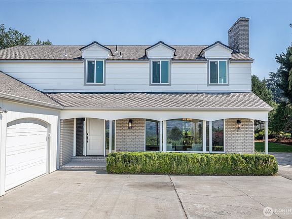 2nd image of 2328 Easy Street