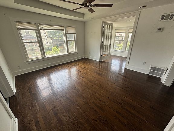 3rd image of 3339 Charlotte St APT 2A