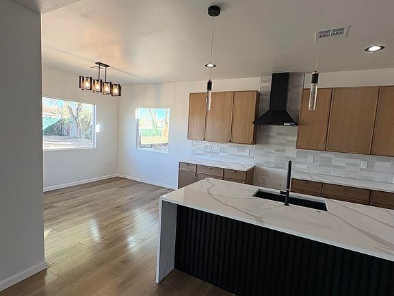 4th image of 702 Rincon De Romos Dr SE