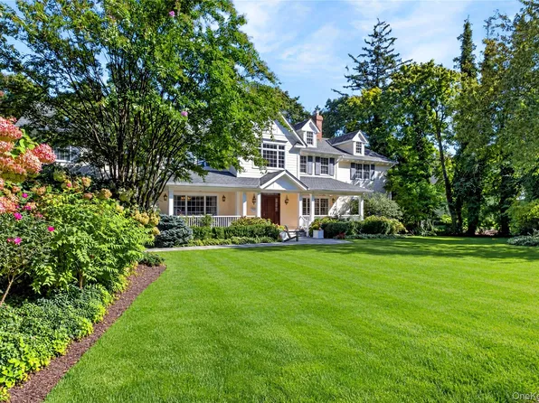 44 Brookside Drive, Manhasset, NY 11030