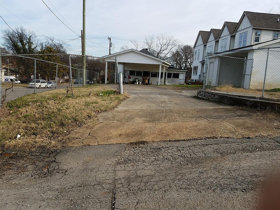 2nd image of 216 N 9th St