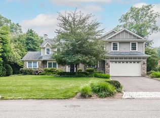 4 Birch Hill Rd, Great Neck, NY 11020