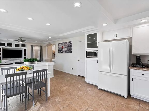 5th image of 6885 Philharmonic Ave