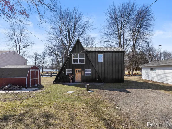 259 Ivason Dr, Stanton, MI 48888
