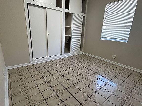5th image of 709 Gotham Ct #B