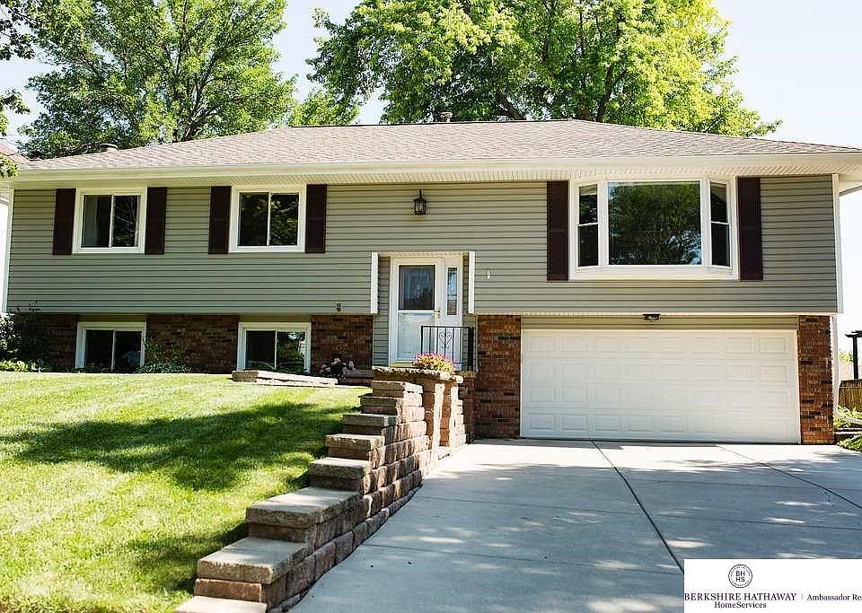 1st image of 13977 Hickory Cir