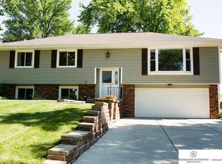 13977 Hickory Cir, Omaha, NE 68144