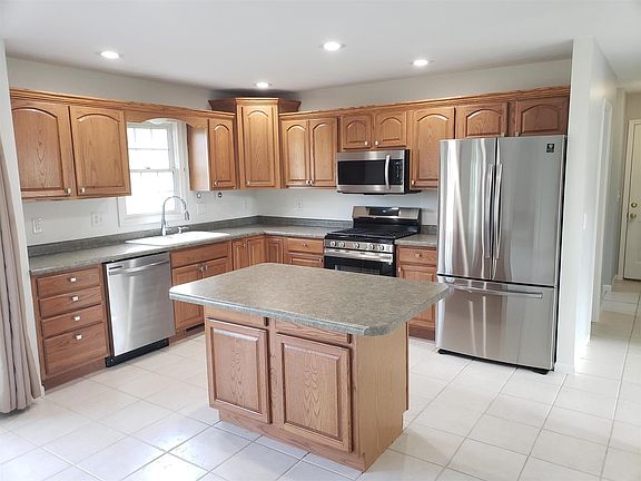 4th image of 53084 Cedar Lake Ct