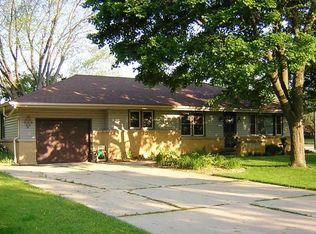 W152N7183 Westwood Dr, Menomonee Falls, WI 53051