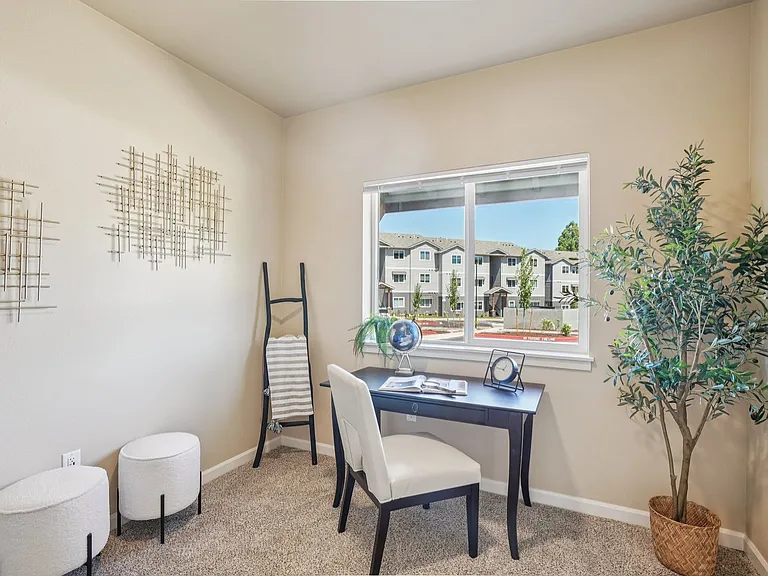 LIBERTY CREST APARTMENTS — Photo 47