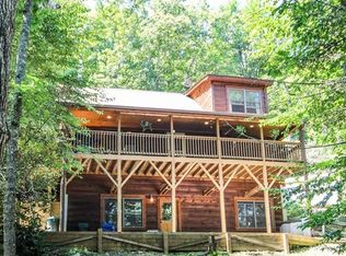 980 Spicer Cove Rd, Hendersonville, NC 28792