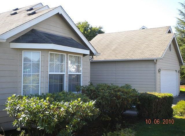 2nd image of 15819 NE 42nd St