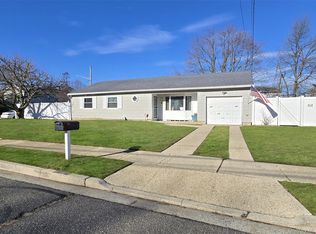 24 Quail Run, Massapequa, NY 11758