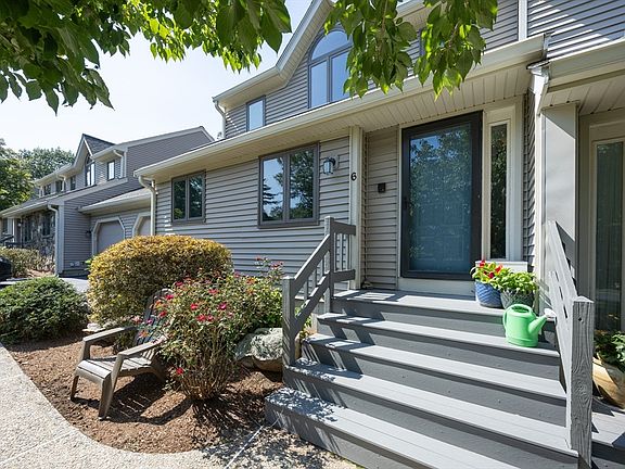 2nd image of 6 Magnolia Dr #6