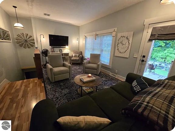3rd image of 4536 Moore Rd