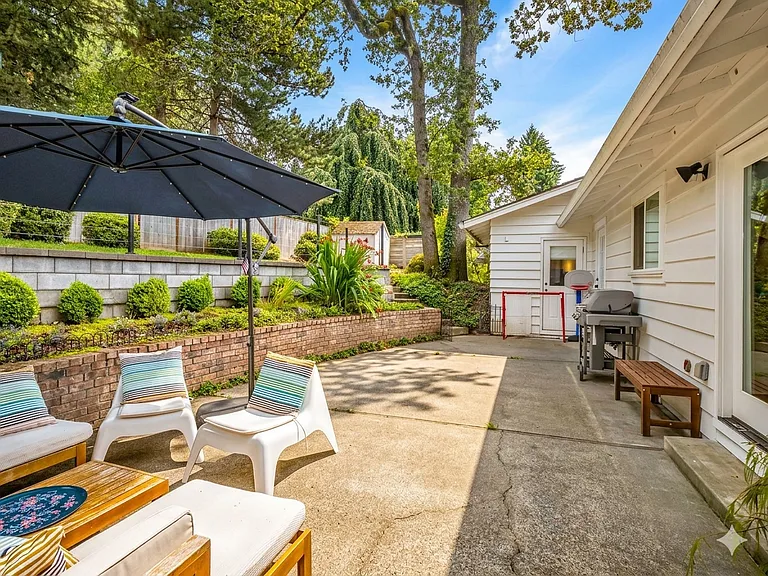 16933 Greentree Ave — Photo 29