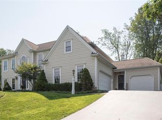 33 Deer Run, Orchard Park, NY 14127