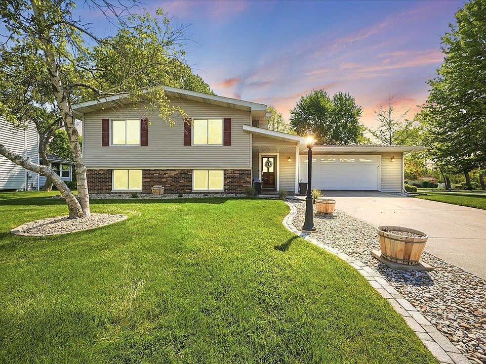 1st image of 4000 Lancaster Dr