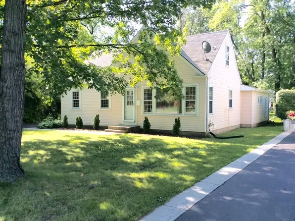 1835 Pratt St, Des Plaines, IL 60018