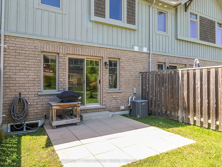 49 Silver Glen Blvd — Photo 32