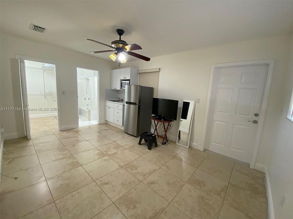 1st image of 6635 NW 40th St #1