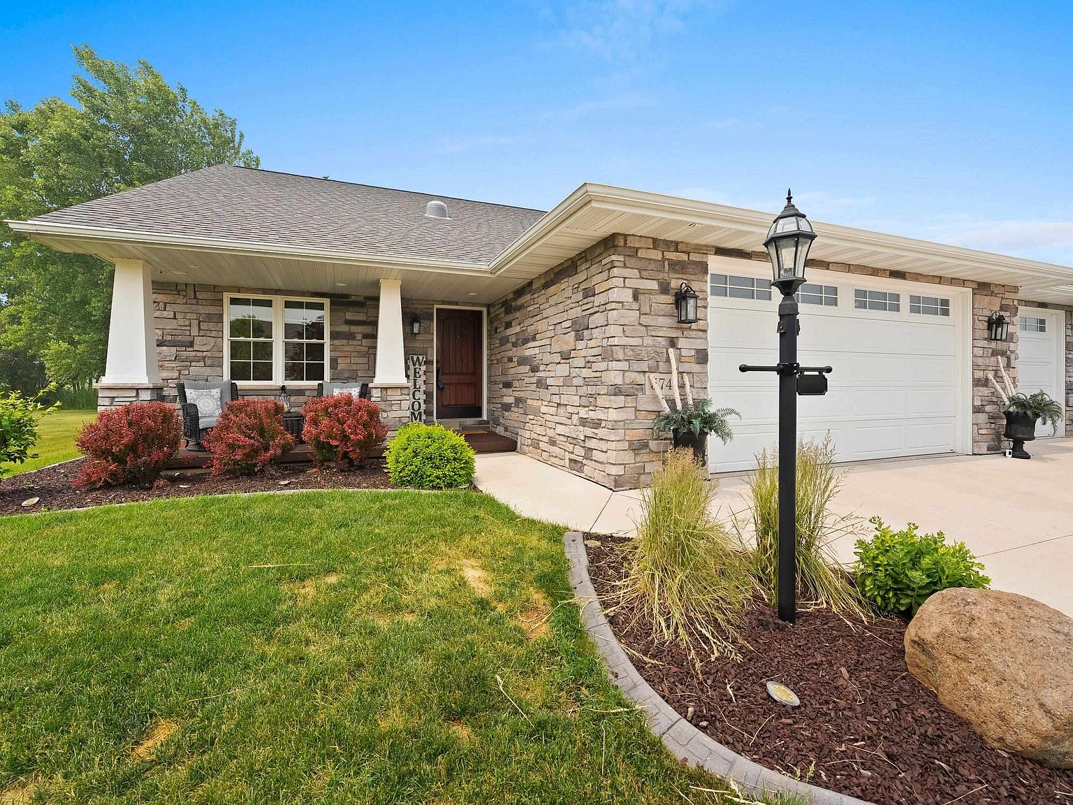 574 Royal Saint Pats Dr