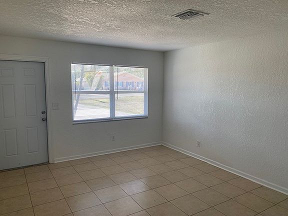 3rd image of 11296 Summerwinds Ct #11296