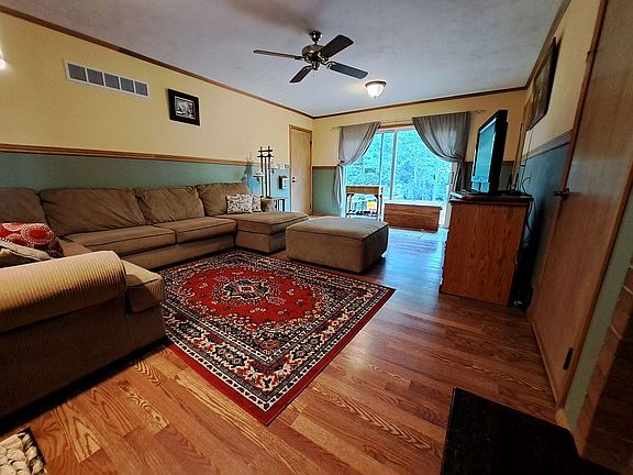 4th image of 6140 N River Rd