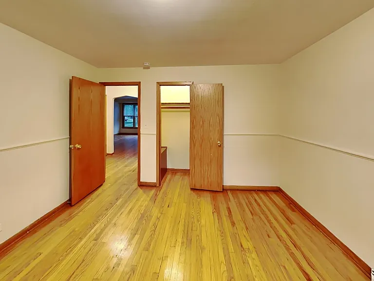 10333 S Tripp Ave — Photo 4